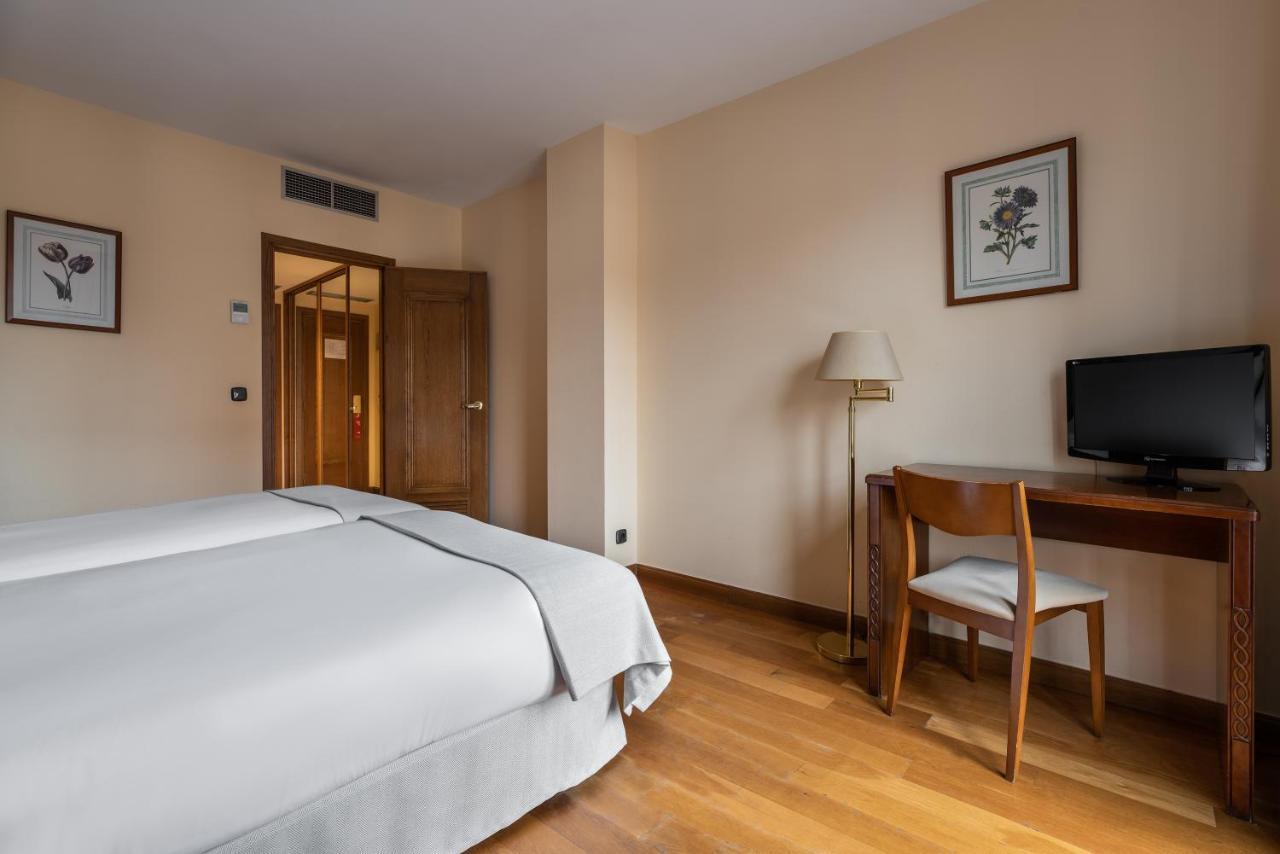 Hotel Astur Plaza 3*